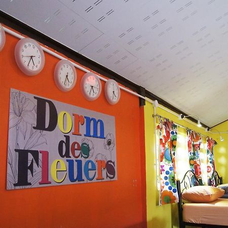 Dorm Des Fleurs Hostel Khao Lak Dış mekan fotoğraf