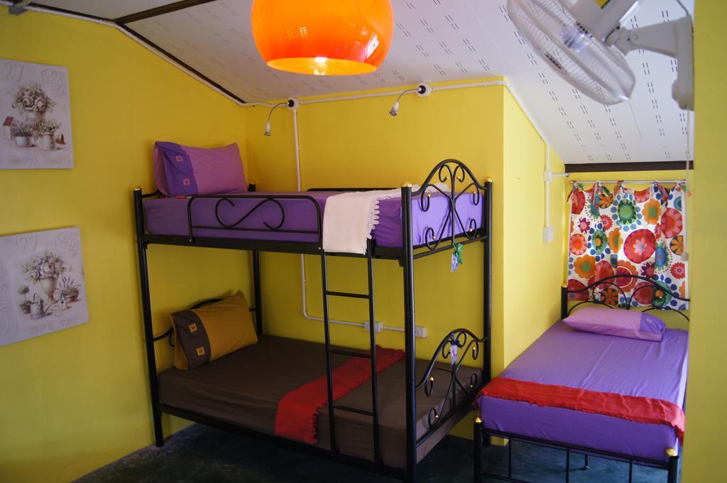 Dorm Des Fleurs Hostel Khao Lak Oda fotoğraf