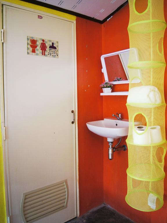 Dorm Des Fleurs Hostel Khao Lak Dış mekan fotoğraf