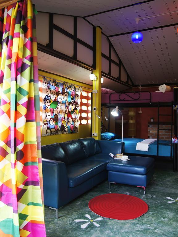 Dorm Des Fleurs Hostel Khao Lak Dış mekan fotoğraf