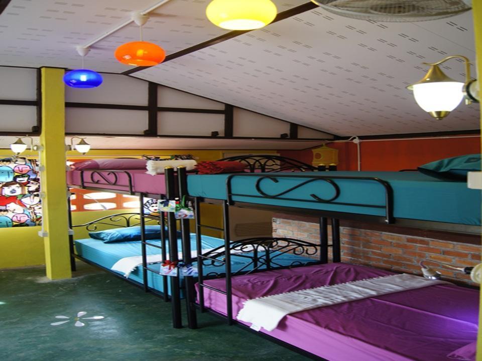 Dorm Des Fleurs Hostel Khao Lak Dış mekan fotoğraf